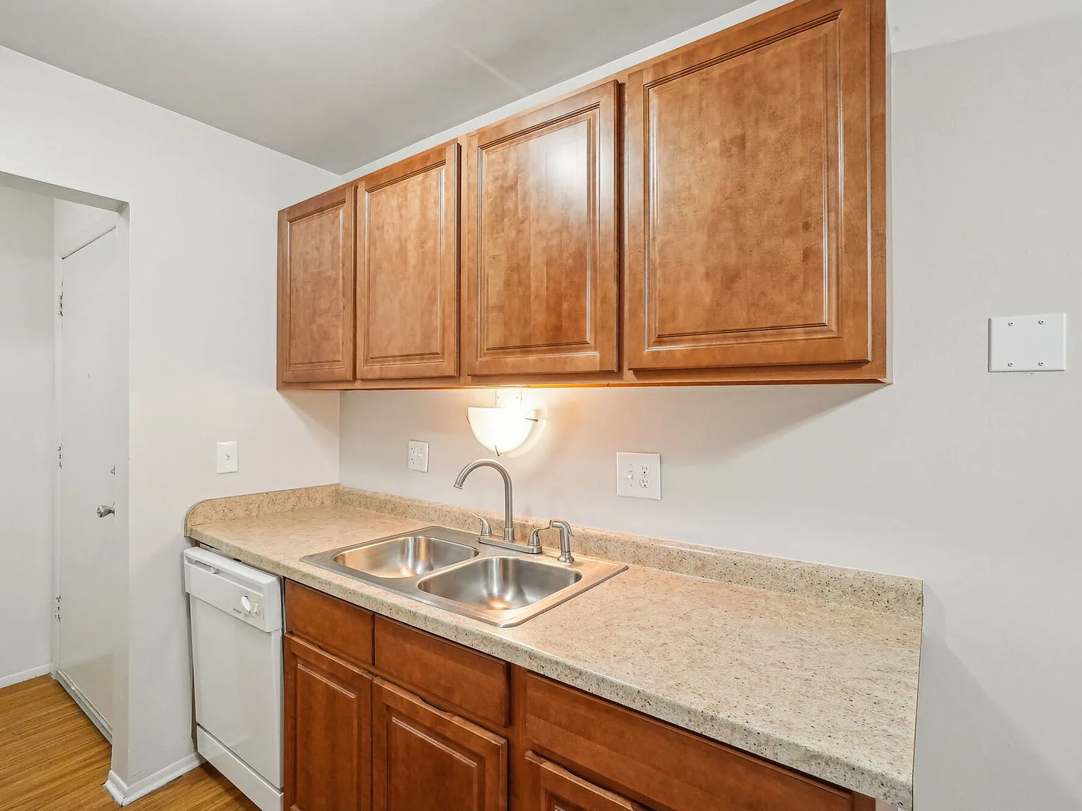 Ashbury Place Apartments — Photo 4