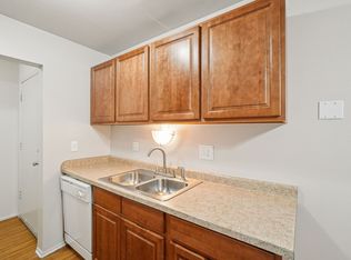 Ashbury Place Apartments, Trenton, MI 48183