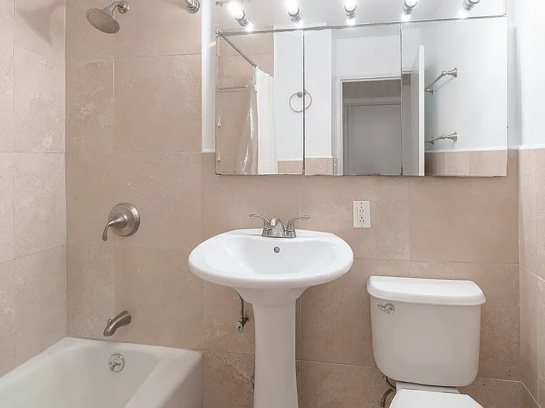 333 E 45th St #8B — Photo 5