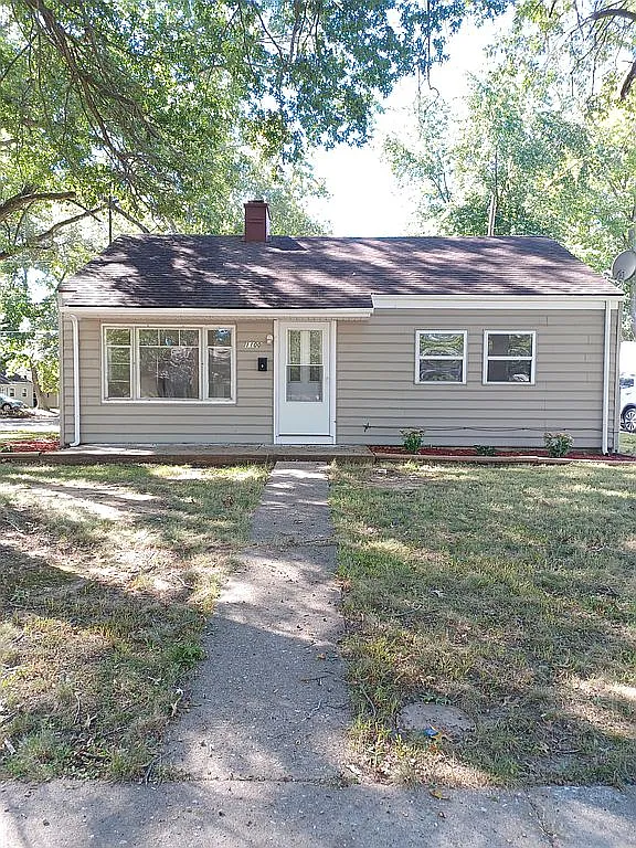 1100 Dawn Dr photo 1