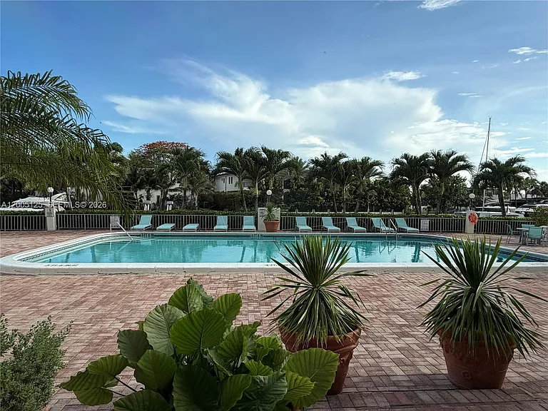 401 Golden Isles Dr #716 — Photo 3