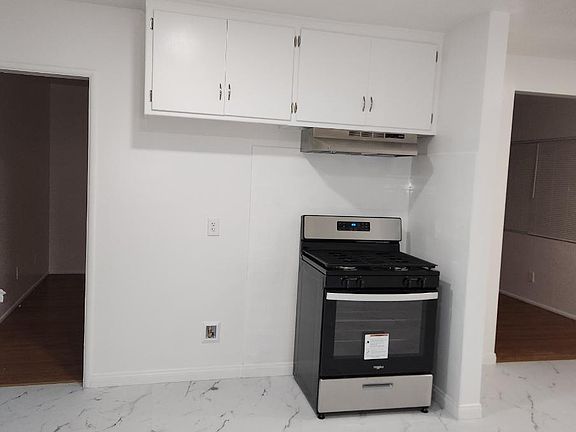 5th image of 542 W D St APT B