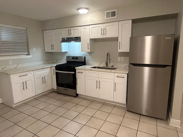 212 Omega St #A — Photo 3