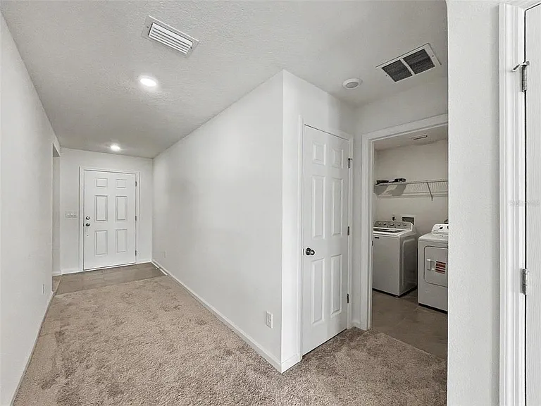 55 Signet Cir — Photo 14