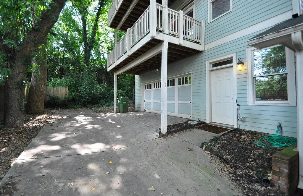 2 bed, 2.5 bath, 2000 sqft, $3,500 — Photo 1