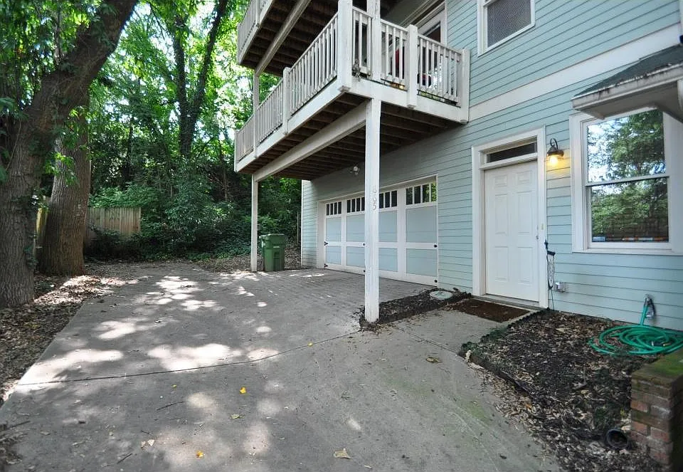 665 Somerset Ter NE