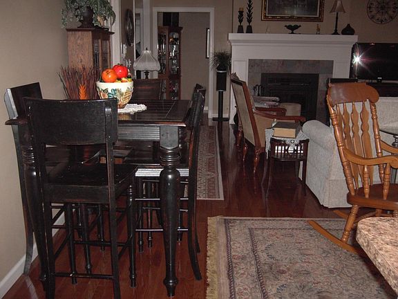 4th image of 206 E Oakview Ave