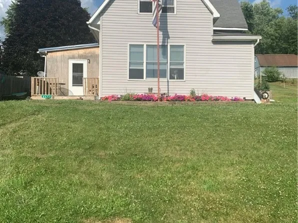8577 E 1st St, Mineral City, OH 44656