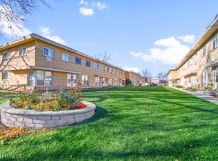 1244 N Wheeling Rd UNIT 1244, Mount Prospect, IL 60056