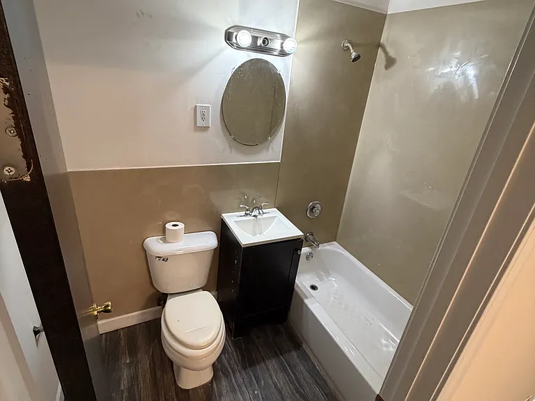 8614 N Broadway #D — Photo 4