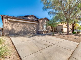 1872 E Renegade Trl, San Tan Valley, AZ 85143