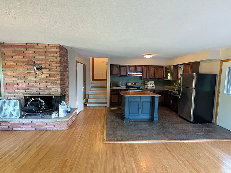 601 Clifford St #1 — Photo 4