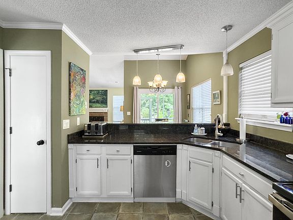 3rd image of 415 Salterton St