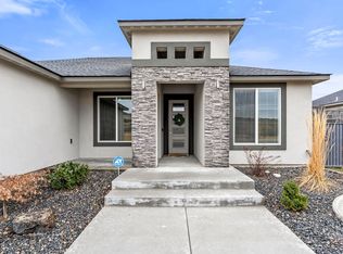 7055 W 28th Ave, Kennewick, WA 99338