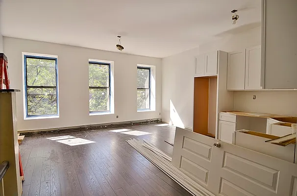 Rented by Park Property Advisors | media 38