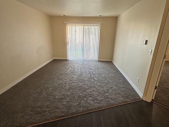 5th image of 3075 Highland Dr APT B