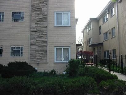 1st image of 714 N Austin Blvd