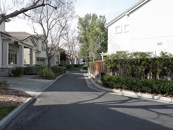 3rd image of 3717 Greymont Dr