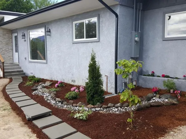 1808 NW Candler Ave, Grants Pass, OR 97526