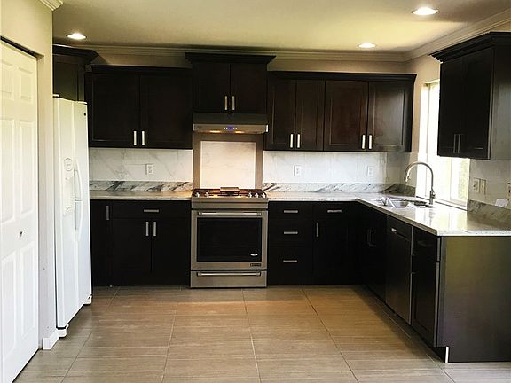 4th image of 4218 S 137th St