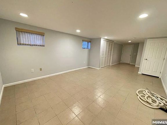 3rd image of 29 Columbus Dr #B
