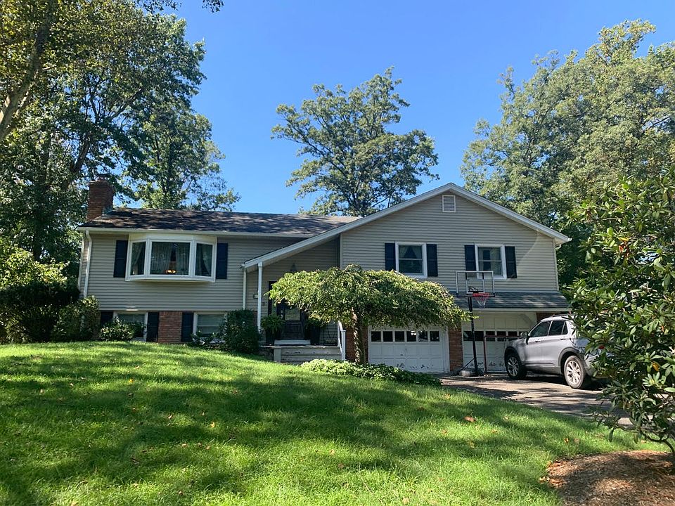 1st image of 21 Biscayne Dr