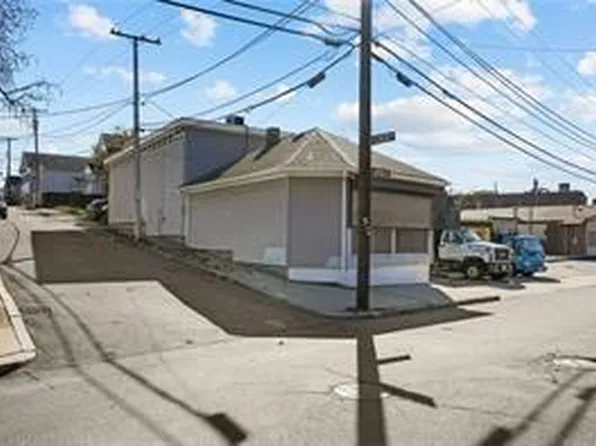 407 Arnold St, Woonsocket, RI 02895