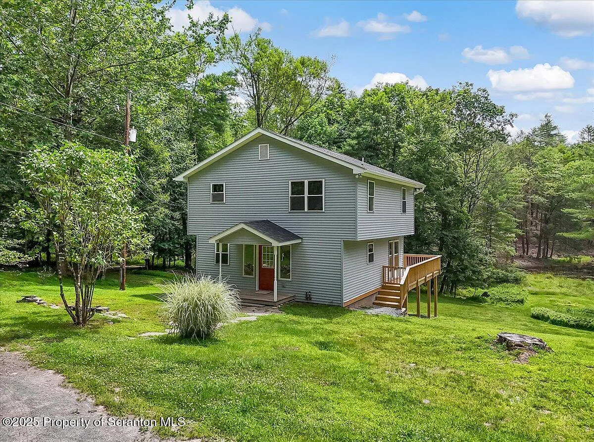 1039 Towpath Rd photo 1