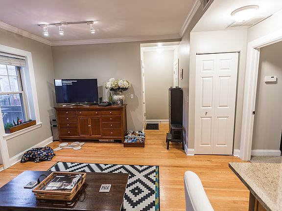 4th image of 2239 N Lincoln Ave APT 3A