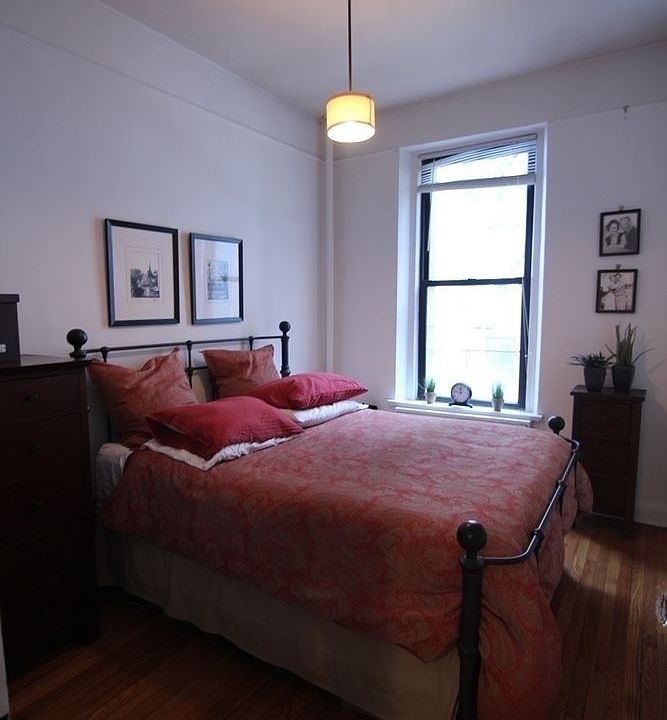 2nd image of 231 E 81st St APT 3C