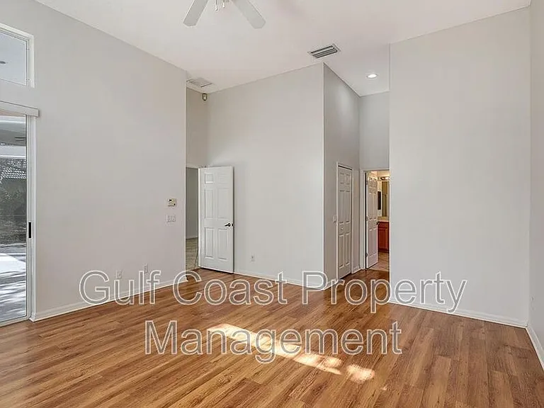 6836 Bay Hill Dr — Photo 15