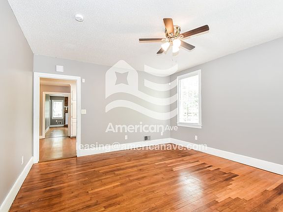 301353_004_living_room_13937279.jpg