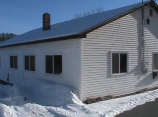 910 Farmington Rd, Strong, ME 04983