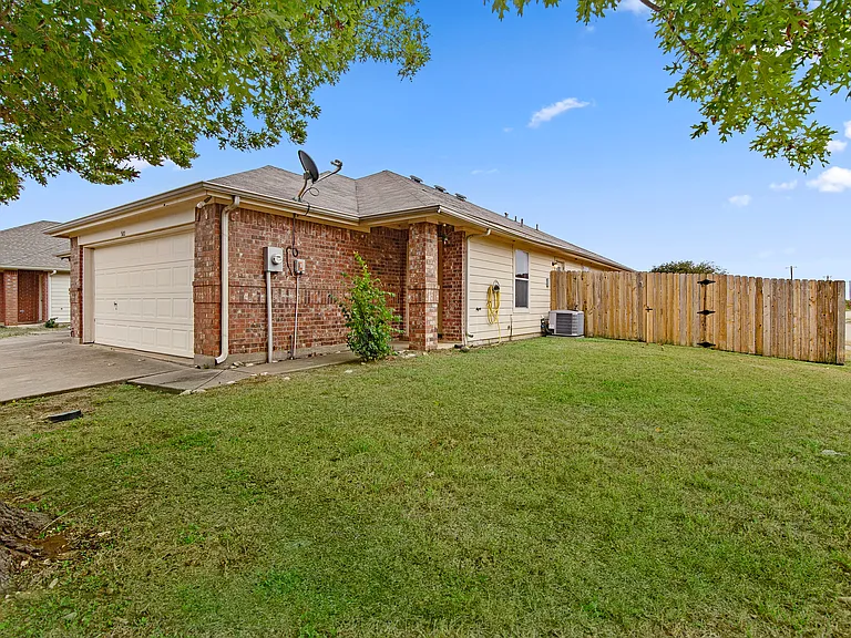 500 Canvas Ct — Photo 2