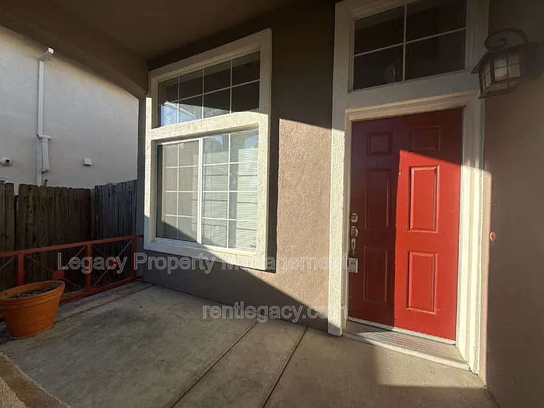 4932 Chaps Ct — Photo 2