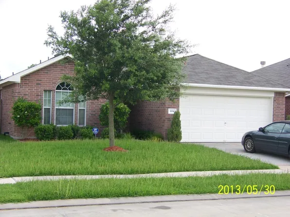 694 Saint Croix St, Alvin, TX 77511