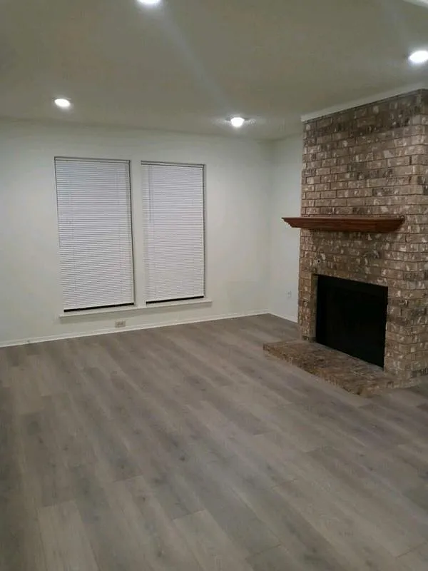 3 bed, 2.5 bath, 1228 sqft, $2,100 — Photo 2