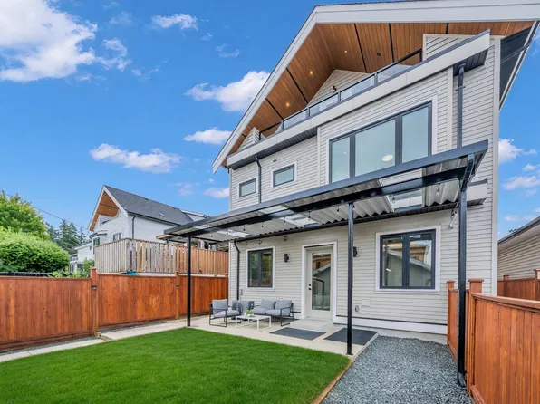 3627 E 45th Ave, Vancouver, BC V5R 3G6