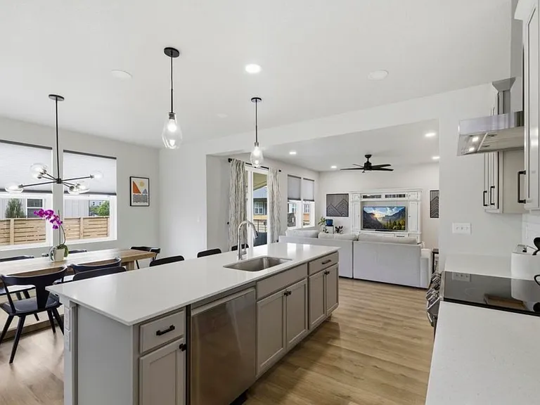 2933 Biplane St — Photo 18