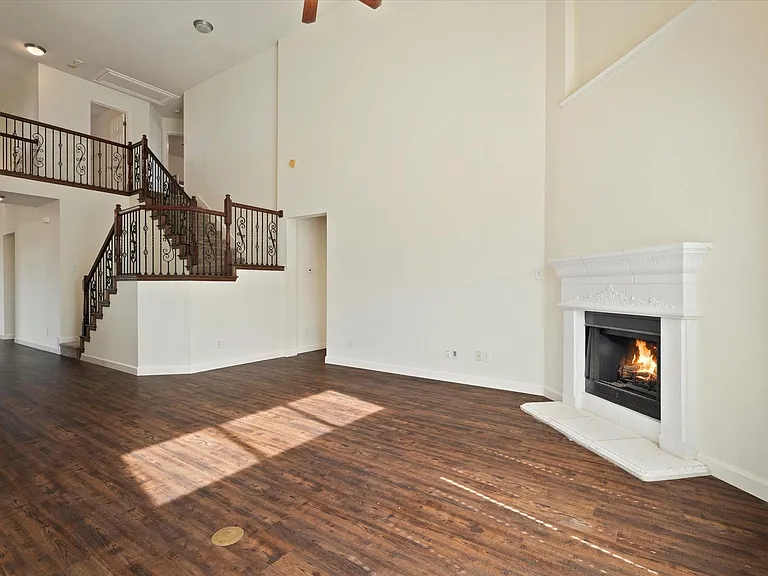 403 Connemara Trl — Photo 18