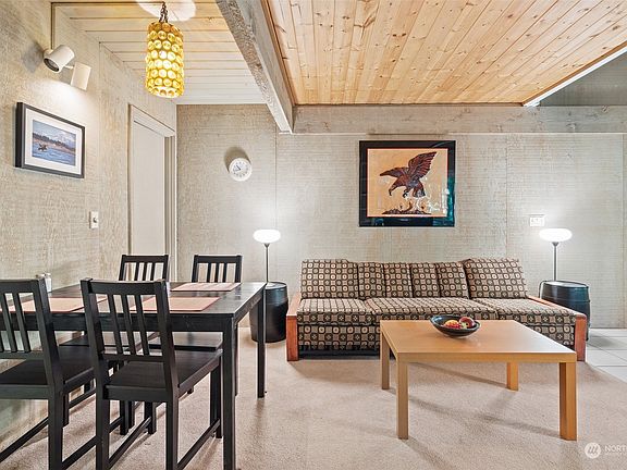 4th image of 733 E Promontory Road