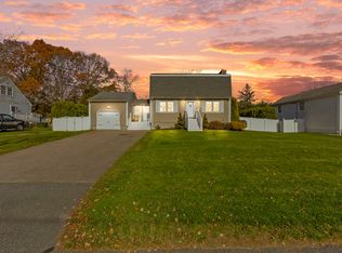 100 Evergreen Dr, Swansea, MA 02777