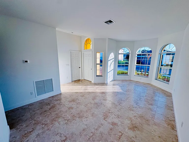 314 Silver Sands Ln — Photo 3