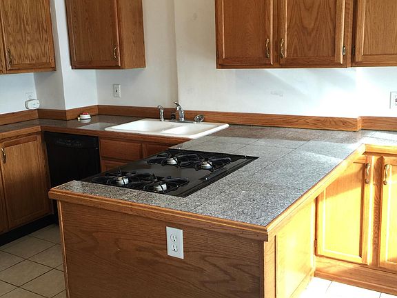5th image of 1526 Albany Ave