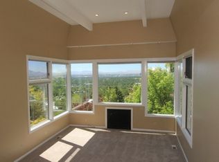 2210 S Lakeline Dr, Salt Lake City, UT 84109