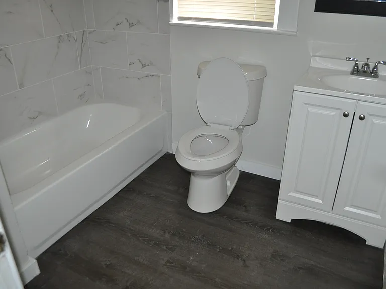 205 E Travis St — Photo 13