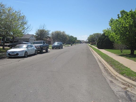 4th image of 2107 Briar Cv