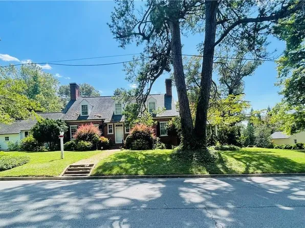 303 Howard St, Mount Airy, NC 27030