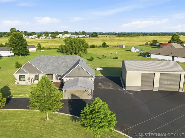 10015 S 4072nd Rd, Talala, OK 74080