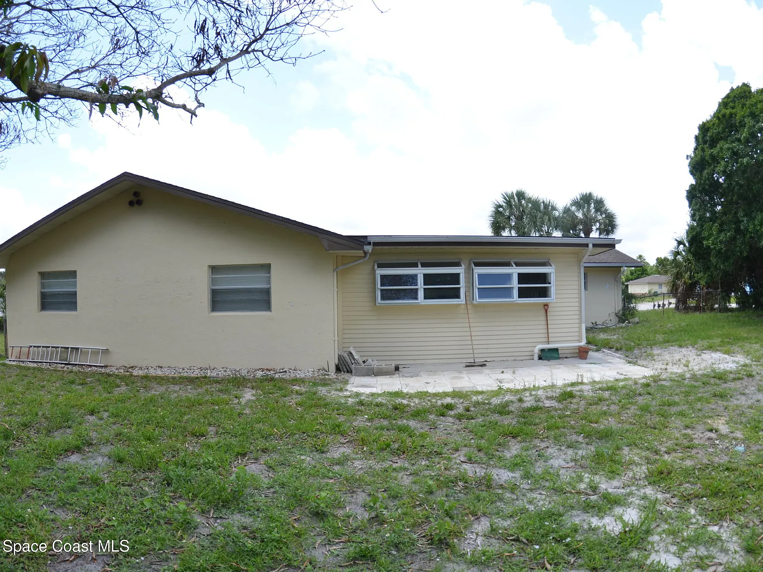 4 bed, 2.0 bath, 1732 sqft, $2,500 — Photo 4